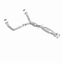 Load image into Gallery viewer, MagnaFlow Direct Fit Catalytic Converter Chevy S-10 00-02 OEM