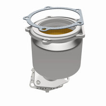 Load image into Gallery viewer, MagnaFlow Direct Fit Catalytic Converter 99-05 Hyundai Sonata 2.4L (CA)