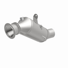Load image into Gallery viewer, MagnaFlow Direct Fit Catalytic Converter 2015 BMW 640i/740i Underbody