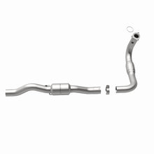 Load image into Gallery viewer, MagnaFlow Direct Fit Catalytic Converter 01-02 2500HD 8.1 Driver Side