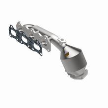Load image into Gallery viewer, MagnaFlow Direct Fit Catalytic Converter 00 Suzuki Grand Vitara 2.5L