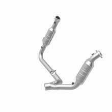 Load image into Gallery viewer, MagnaFlow Direct Fit Catalytic Converter 2006 Dodge RAM 1500 Pickup 5.7L Solid Front Axle