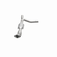 Load image into Gallery viewer, MagnaFlow Direct Fit Catalytic Converter 00-04 Ford E150 4.6L P/S