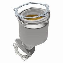 Load image into Gallery viewer, MagnaFlow Direct Fit Catalytic Converter 99-05 Hyundai Sonata 2.4L (CA)