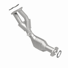 Load image into Gallery viewer, MagnaFlow Direct Fit Catalytic Converter 01-04 Toyota Tacoma 2.7L fr