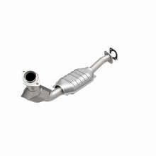 Load image into Gallery viewer, MagnaFlow DF Catalytic Conv 03-06 Ford Crown Victoria / 03-06 Lincoln Town Car 4.6L (California)