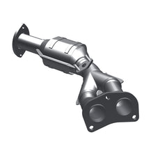 Load image into Gallery viewer, MagnaFlow Direct Fit Catalytic Converter 01-04 Toyota Tacoma 2.7L fr