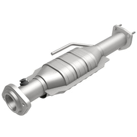 MagnaFlow Direct Fit Catalytic Converter 00-04 Jeep Wrangler Rear