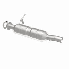 Load image into Gallery viewer, MagnaFlow Direct Fit Catalytic Converter 07-08 E-350 Super Duty 5.4 &amp; 6.8 L OEM Underbody