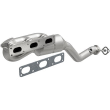 Load image into Gallery viewer, MagnaFlow Direct Fit Catalytic Converter BMW 5 99-00 Front