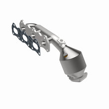 Load image into Gallery viewer, MagnaFlow Direct Fit Catalytic Converter 00 Suzuki Grand Vitara 2.5L