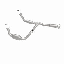 Load image into Gallery viewer, MagnaFlow Direct Fit Catalytic Converter 05-06 GMC Envoy XL Denali