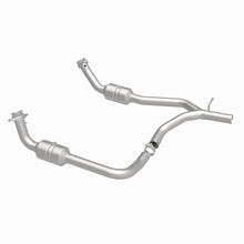 Load image into Gallery viewer, MagnaFlow Direct Fit Catalytic Converter 2009-2014 E-150 4.6 L Underbody
