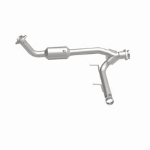 Load image into Gallery viewer, MagnaFlow Direct Fit Catalytic Converter 05-06 Lincoln Navigator 5.4L w/ 3in Main Piping
