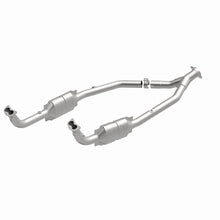Load image into Gallery viewer, MagnaFlow Direct Fit Catalytic Converter OEM 2003 Land Rover Discovery Underbody