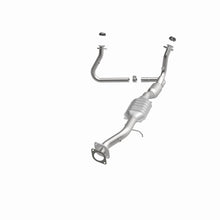 Load image into Gallery viewer, MagnaFlow Direct Fit Catalytic Converter 01-05 Chevy Blazer 4.3L 4WD