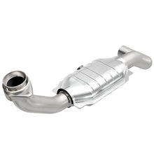 Load image into Gallery viewer, MagnaFlow Direct Fit Catalytic Converter 03-05 Ford Expedition/05-06 Lincoln Navigator 5.4L D/S