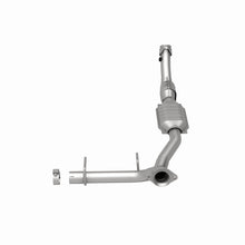 Load image into Gallery viewer, MagnaFlow Direct Fit Catalytic Converter 03 Lincoln Navigator 5.4L