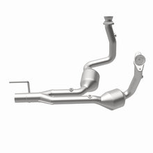 Load image into Gallery viewer, MagnaFlow Direct Fit Catalytic Converter 04 Jeep Grand Cherokee 4.7L