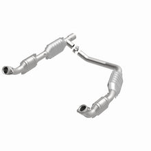 Load image into Gallery viewer, MagnaFlow Direct Fit Catalytic Converter Ford E350 Van 06 5.4L OEM