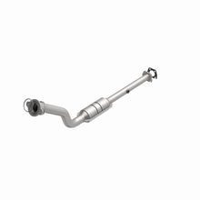 Load image into Gallery viewer, MagnaFlow Direct Fit Catalytic Converter 98-01 GM MidSize 3.1L