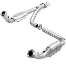 Load image into Gallery viewer, MagnaFlow DF Cat Conv 07-09 Chevrolet/GMC Silverado/Sierra 2500 HD 6.0L Y-Pipe Assy excludes Classic