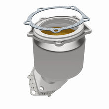 Load image into Gallery viewer, MagnaFlow Direct Fit Catalytic Converter 99-05 Hyundai Sonata 2.4L (CA)