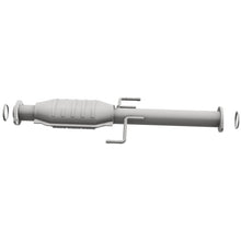 Load image into Gallery viewer, MagnaFlow Direct Fit Catalytic Converter 01-04 Toyota Tacoma 3.4L Rear