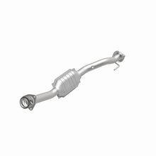 Load image into Gallery viewer, MagnaFlow DF Conv 02-05 Chevy Trail Blazer/GMC Envoy V6 4.2L 113in Wheelbase/02-04 Olds Bravada V6