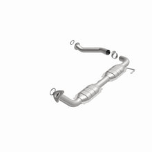Load image into Gallery viewer, MagnaFlow Direct Fit Catalytic Converter 07-07/08 Toyota Tundra 5.7L Driver Side