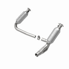 Load image into Gallery viewer, MagnaFlow Direct Fit Catalytic Conv 05-06 Dodge Dakota/2006 Mitsubishi Raider 3.7L Y-Pipe Assembly