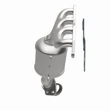 Load image into Gallery viewer, MagnaFlow Direct Fit Catalytic Converter Honda 00-05 Civic 1.7L