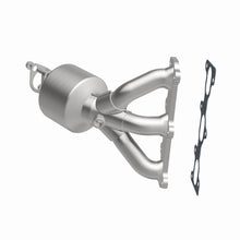 Load image into Gallery viewer, MagnaFlow Direct Fit Catalytic Converter 05-07 Kia Sportage 2.7L Passenger Side