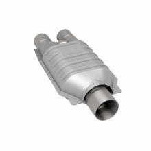 Load image into Gallery viewer, MagnaFlow Universal Catalytic Converter 2inch Inlet/2.5inch Outlet Dual/Single Oval Shape