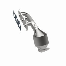 Load image into Gallery viewer, MagnaFlow Direct Fit Catalytic Converter 00 Suzuki Grand Vitara 2.5L