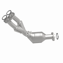 Load image into Gallery viewer, MagnaFlow Direct Fit Catalytic Converter 01-04 Toyota Tacoma 2.7L fr
