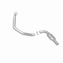 Load image into Gallery viewer, MagnaFlow Direct Fit Catalytic Converter 03-07 GM 2500/3500 D/S OEM