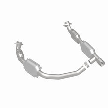 Load image into Gallery viewer, MagnaFlow Direct Fit Catalytic Converter 05-07 Ford E-250/E-350 Econoline V8 5.4L