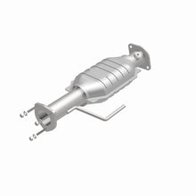Load image into Gallery viewer, MagnaFlow Direct Fit Catalytic Converter 00-04 Jeep Wrangler 4.0L Rear/2.4L/2.5L