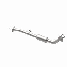 Load image into Gallery viewer, MagnaFlow Direct Fit Catalytic Converter OEM 2001-2004 Toyota Sequoia Underbody