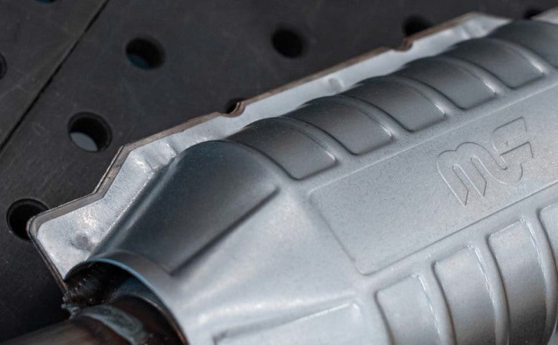 MagnaFlow Universal Catalytic Converter 2 W/Air FED