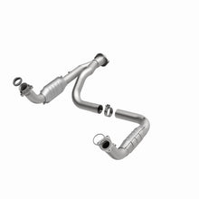 Load image into Gallery viewer, MagnaFlow Direct Fit Catalytic Converter 07-09 Hummer Truck H2 Y-Pipe Assy