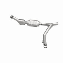 Load image into Gallery viewer, MagnaFlow Direct Fit Catalytic Converter 01 Ford Trucks 5.4L