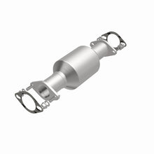 Load image into Gallery viewer, MagnaFlow Direct Fit Catalytic Converter 03-06 Kia Sorento 3.5L rear