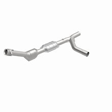 Load image into Gallery viewer, MagnaFlow Direct Fit Catalytic Converter 00-04 Ford E150 4.6L Passenger Side