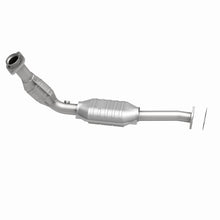 Load image into Gallery viewer, MagnaFlow DF Catalytic Conv 03-06 Ford Crown Victoria / 03-06 Lincoln Town Car 4.6L (California)