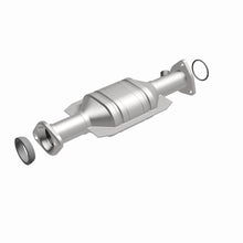 Load image into Gallery viewer, MagnaFlow Direct Fit Catalytic Converter 95 Honda Odyssey 2.2L
