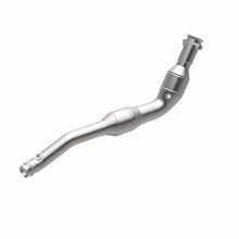 Load image into Gallery viewer, MagnaFlow Direct Fit Catalytic Converter 2014-2016 Land Rover LR4 V6 3 OEM Underbody