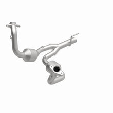 Load image into Gallery viewer, MagnaFlow Direct Fit Catalytic Converter 04 Jeep Grand Cherokee 4.7L