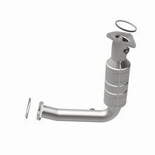 Load image into Gallery viewer, MagnaFlow Direct Fit Catalytic Converter 00-02 Focus 2.0L OEM